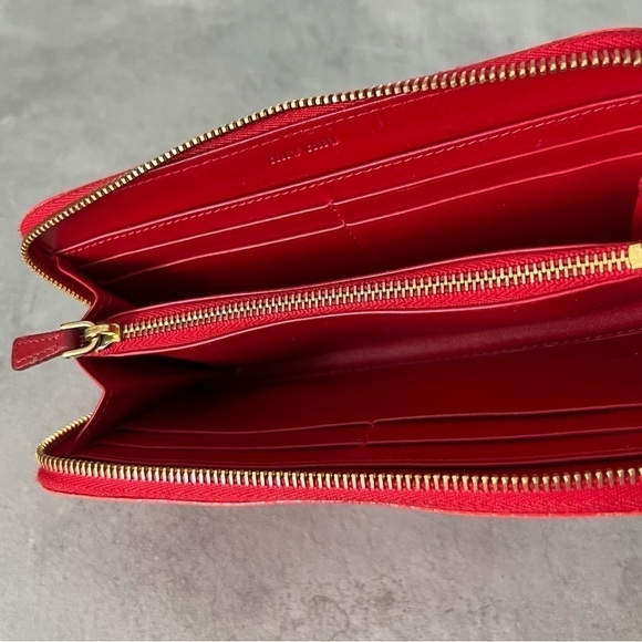 MIU Miu St. Cocco Lux Portaf in Rosso / Red - Picture 5 of 16